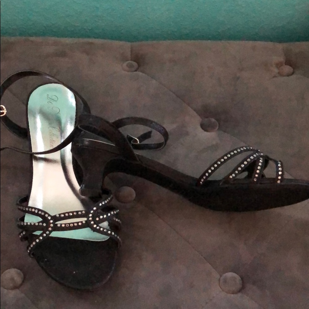 Low heal straps sandal